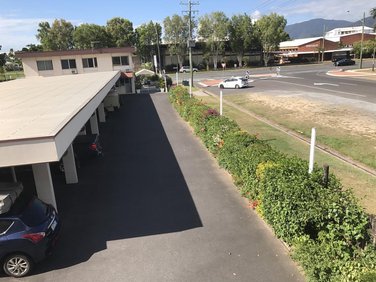 Cairns Motor Inn Exterior photo